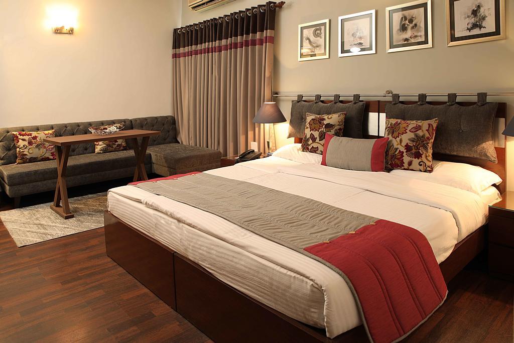 อหุชา เรซิเดนซี กอล์ฟ ลิงค์ Hotel นิวเดลี ภายนอก รูปภาพ