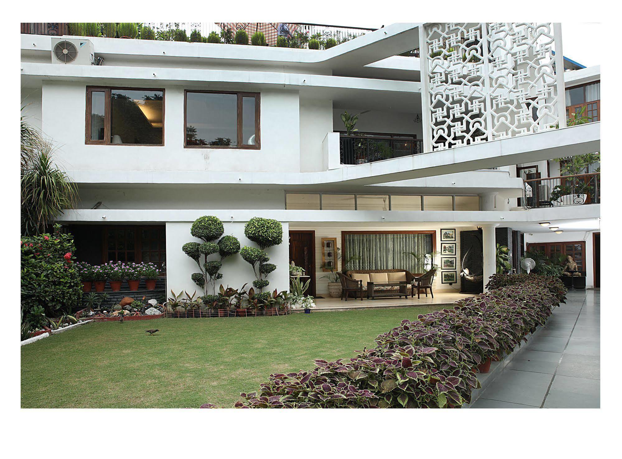 อหุชา เรซิเดนซี กอล์ฟ ลิงค์ Hotel นิวเดลี ภายนอก รูปภาพ