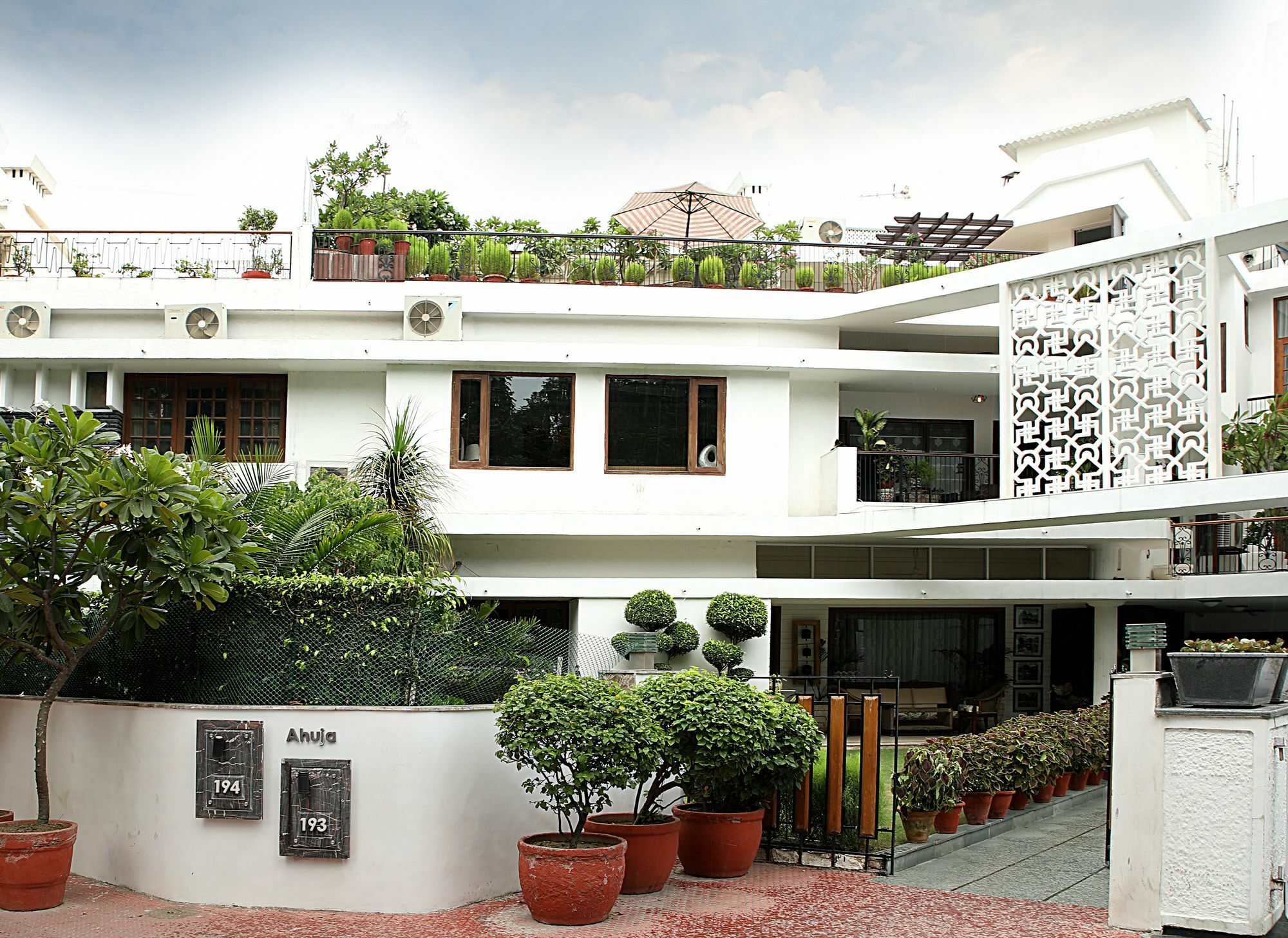 อหุชา เรซิเดนซี กอล์ฟ ลิงค์ Hotel นิวเดลี ภายนอก รูปภาพ