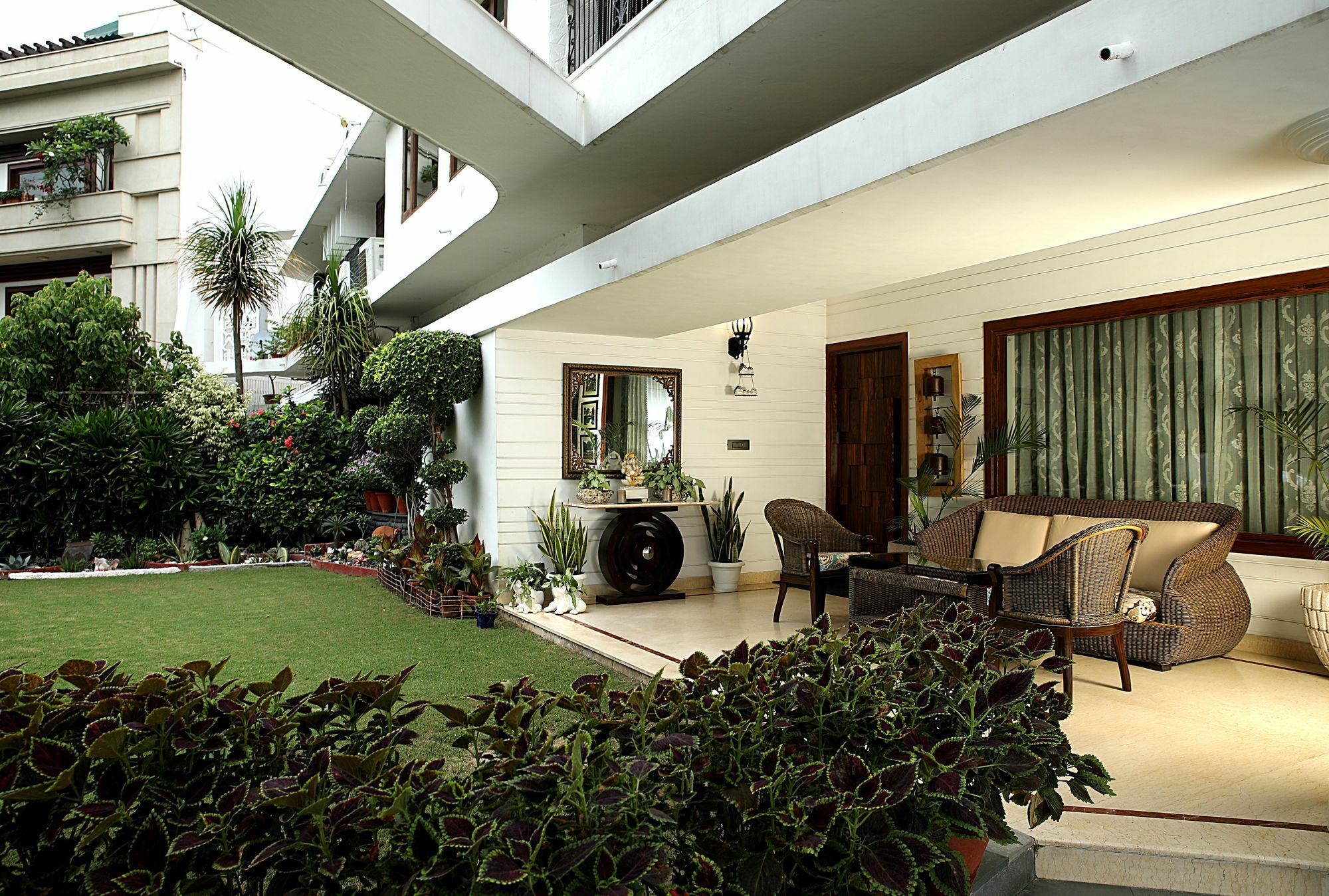 อหุชา เรซิเดนซี กอล์ฟ ลิงค์ Hotel นิวเดลี ภายนอก รูปภาพ