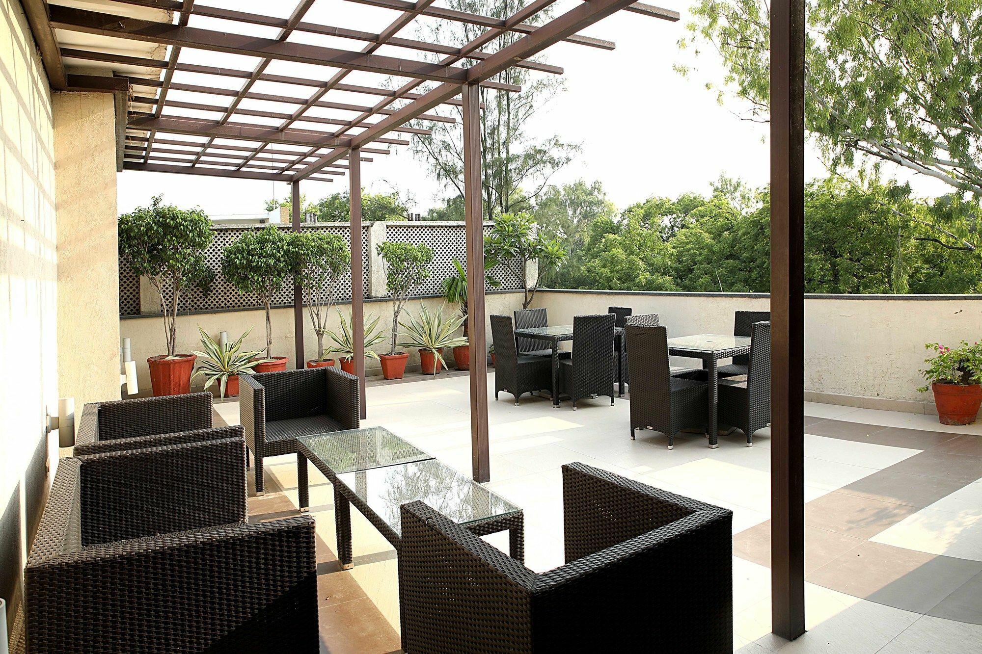 อหุชา เรซิเดนซี กอล์ฟ ลิงค์ Hotel นิวเดลี ภายนอก รูปภาพ